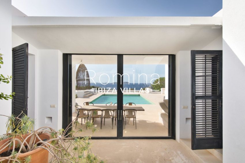 1.1 RV5241-01 VILLA MARINE ROMINA IBIZA VILLAS & CO