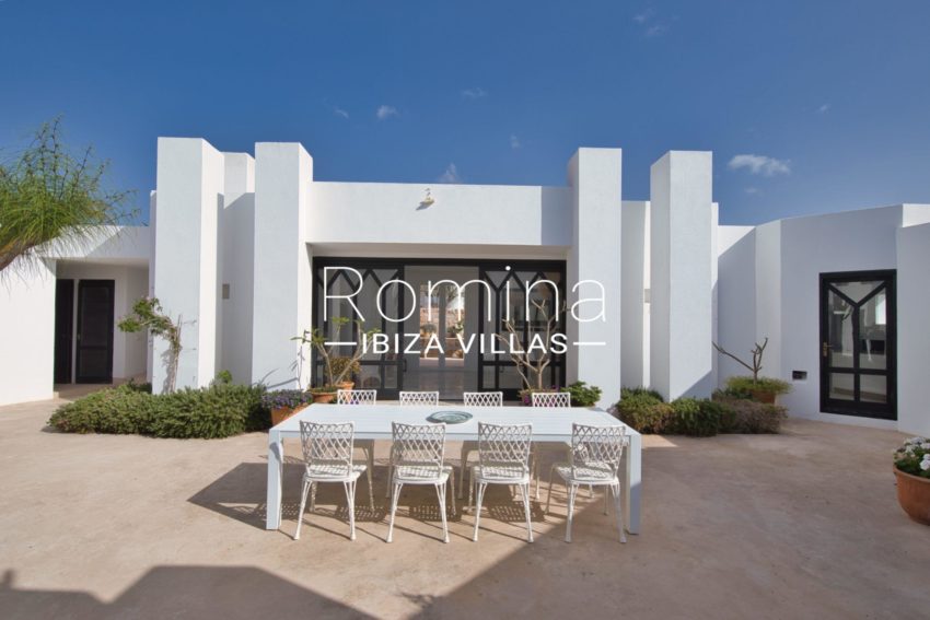 1.2 RV5241-01 VILLA MARINE ROMINA IBIZA VILLAS & CO