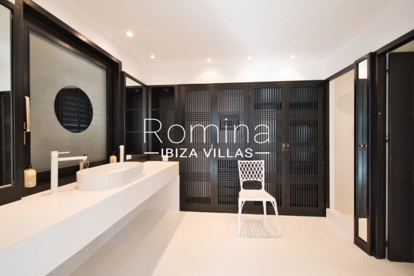 5.12 RV5241-01 VILLA MARINE ROMINA IBIZA VILLAS & CO