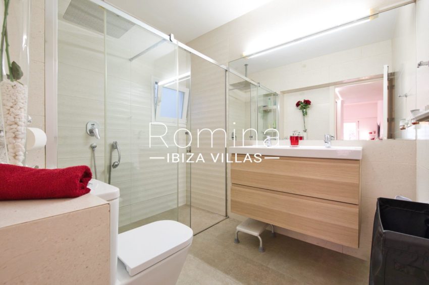 2.2 RV5248-07 APARTAMENTO MERCAT NOU ROMINA IBIZA VILLAS & CO