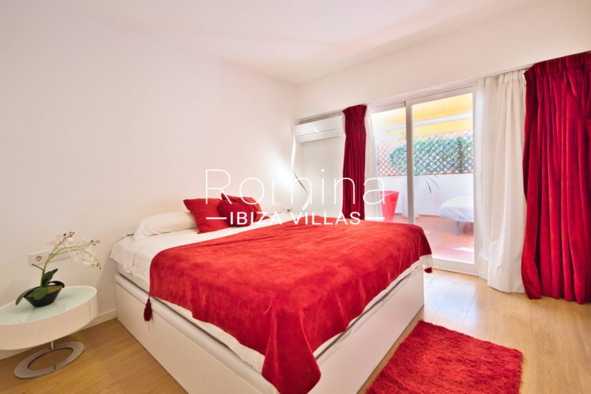 2.3 RV5248-07 APARTAMENTO MERCAT NOU ROMINA IBIZA VILLAS & CO