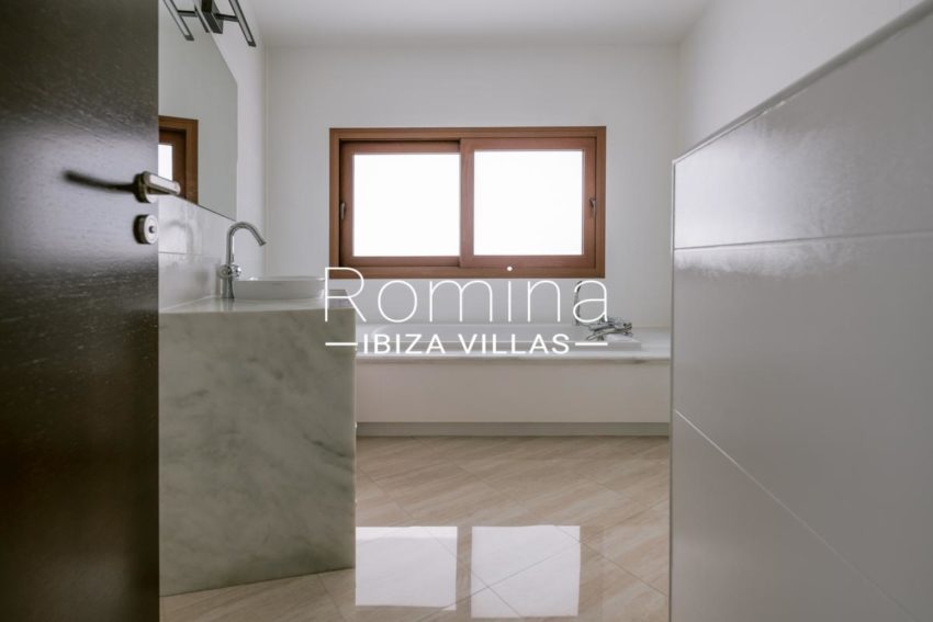 5.10 RV5250-38 VILLA ROCA ROMINA IBIZA VILLAS & CO