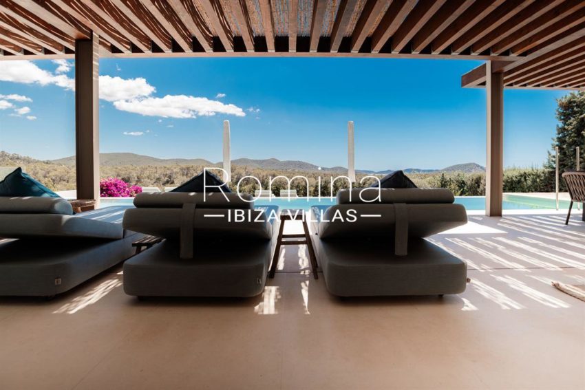 0.14-ibiza-1719407002114101dreamlike-villa-in-vista-alegre-offers-pure-luxurious-privacy-with-stunning-sea-views_(49)