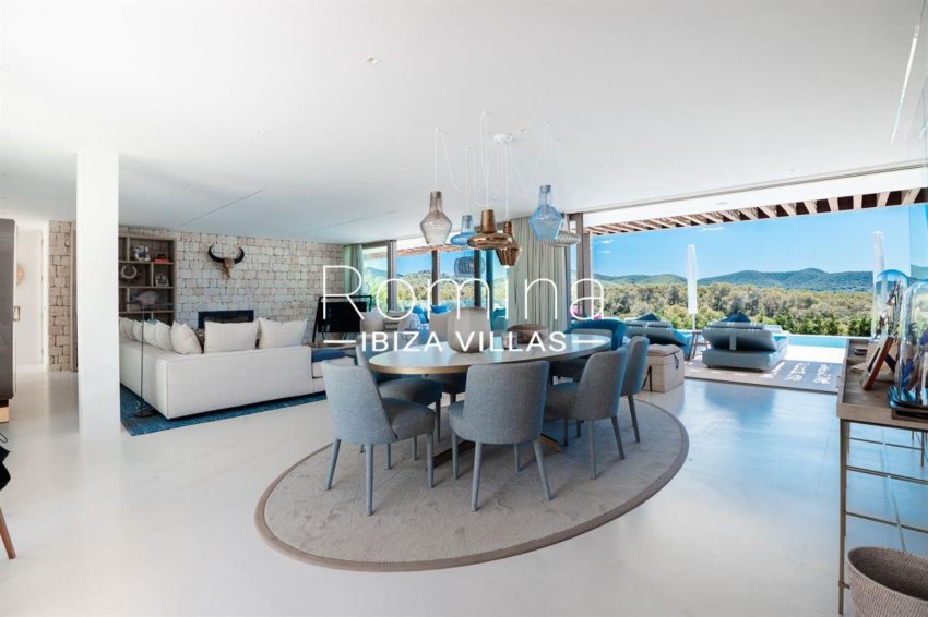 2-ibiza-1719407026114113dreamlike-villa-in-vista-alegre-offers-pure-luxurious-privacy-with-stunning-sea-views_(10)