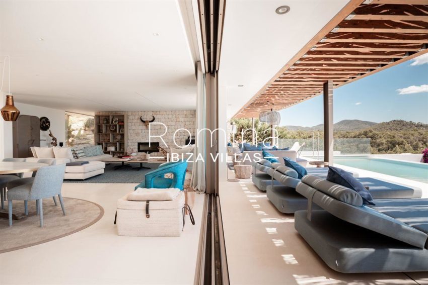 2.1-ibiza-1719407026114114dreamlike-villa-in-vista-alegre-offers-pure-luxurious-privacy-with-stunning-sea-views_(11)