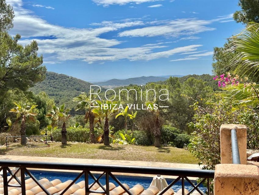 7 -ibiza-1714578196113458beautiful-house-for-sale-with-beautiful-sea-views-and-absolute-tranquillity_(7)