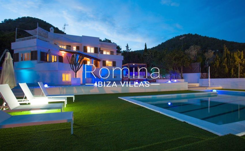 RIV-ibiza-1706476859111041villa-only-5-minute-to-ibiza-town-with-unparalleled-sea-views_(11)