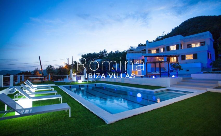 RIV-ibiza-1706476860111042villa-only-5-minute-to-ibiza-town-with-unparalleled-sea-views_(12)