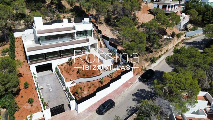 RIV-ibiza-1718372672113964very-nice-modern-villa-in-cala-salada-with-sea-view_(3)