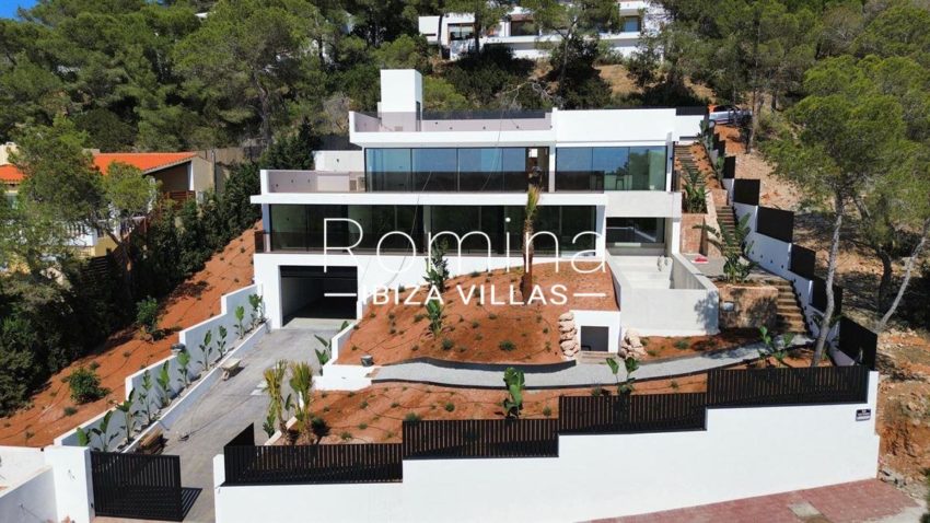 RIV-ibiza-1718372672113965very-nice-modern-villa-in-cala-salada-with-sea-view_(4)