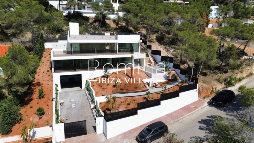 RIV-ibiza-1718372673113966very-nice-modern-villa-in-cala-salada-with-sea-view_(5)