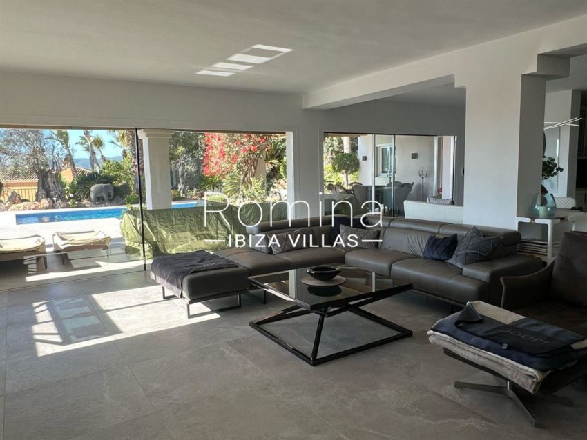 cw-ibiza-1706787903111295villa-in-can-furnet-with-amazing-views-to-ibiza-town_(10)