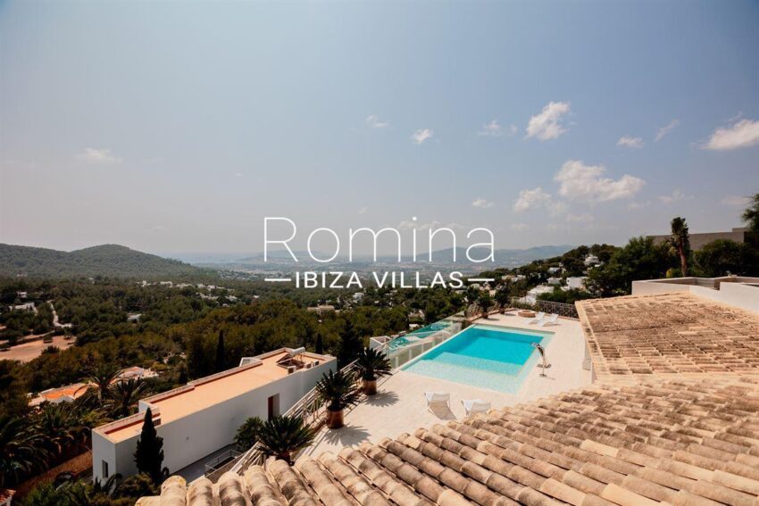 RIV-ibiza-1724941356114649exquisite-villa-in-ibiza-with-incomparable-views_(7)