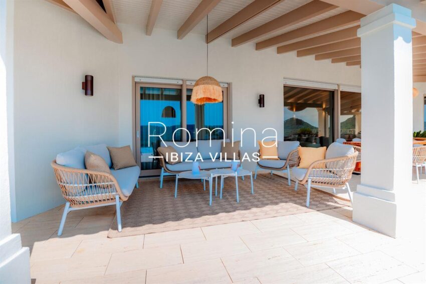 RIV-ibiza-1724941358114656exquisite-villa-in-ibiza-with-incomparable-views_(14)