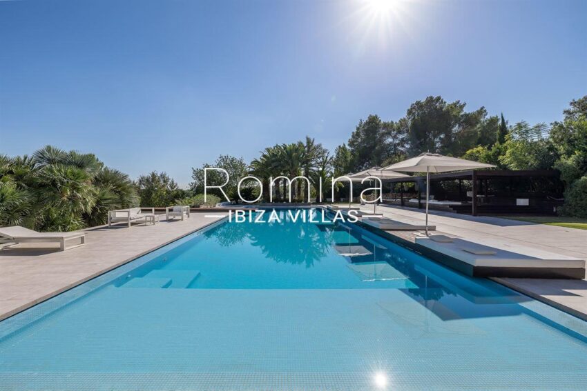 RIV-ibiza-1727327615115230contemporary-modern-villa-with-high-ceilings-in-santa-gertrudis_(9)