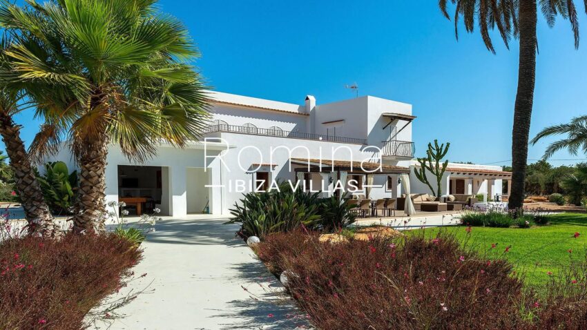 Villa-Can-Aloe-Ibiza-14-min